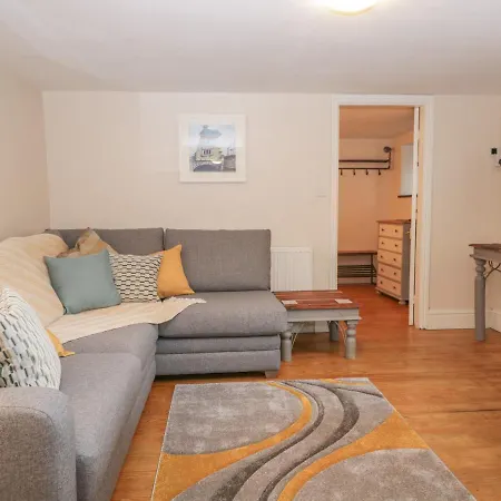 Aarons Place Apartment *
