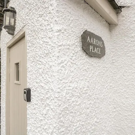 Aarons Place * Windermere